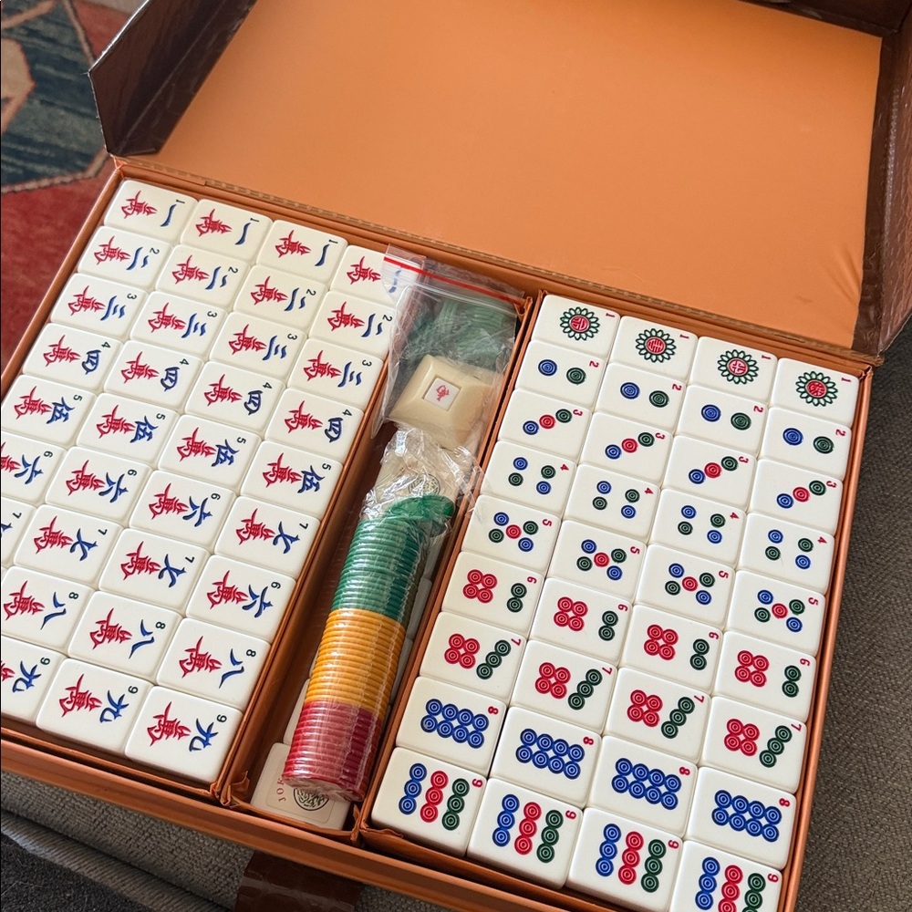Classic Mahjong Set with Blue Backed Tiles